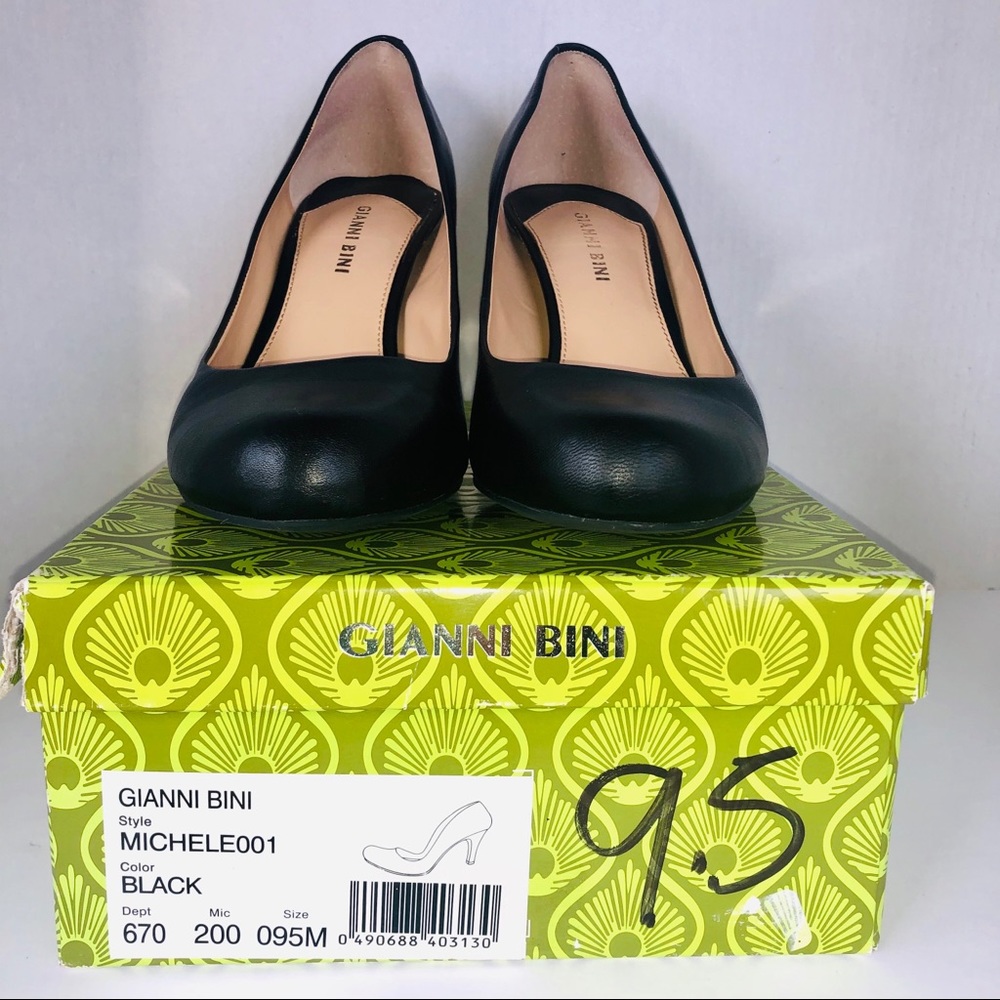 Gianni Bini Black Leather Round Toe Pumps